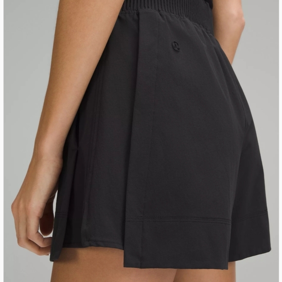 NWT Lululemon Stretch Woven Relaxed Fit High-Rise Short 4” - Black, Size XL - Picture 5 of 16